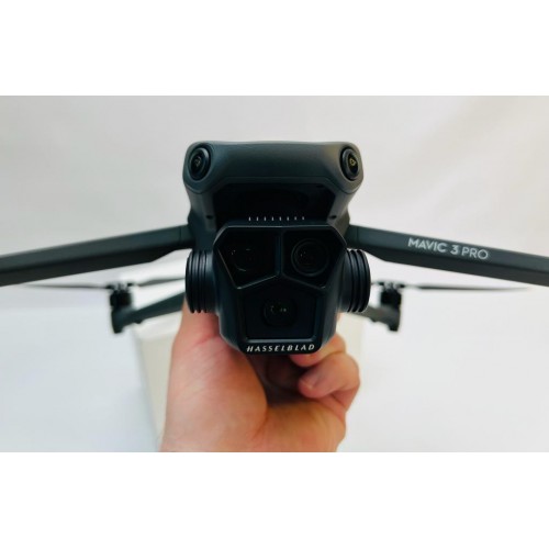 Квадрокоптер DJI Mavic 3 Pro в Прокопьевске с пультом DJI RC