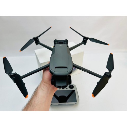 Квадрокоптер DJI Mavic 3 Pro в Прокопьевске с пультом DJI RC